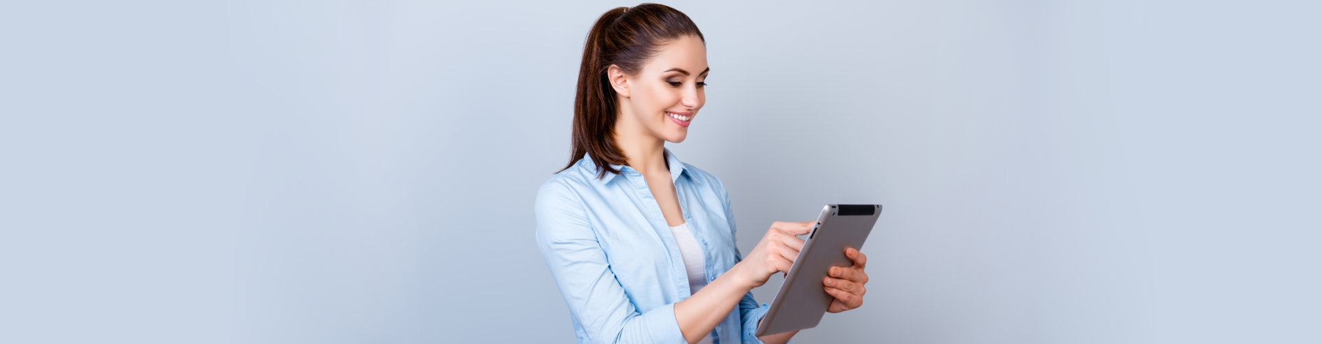 woman using her ipad